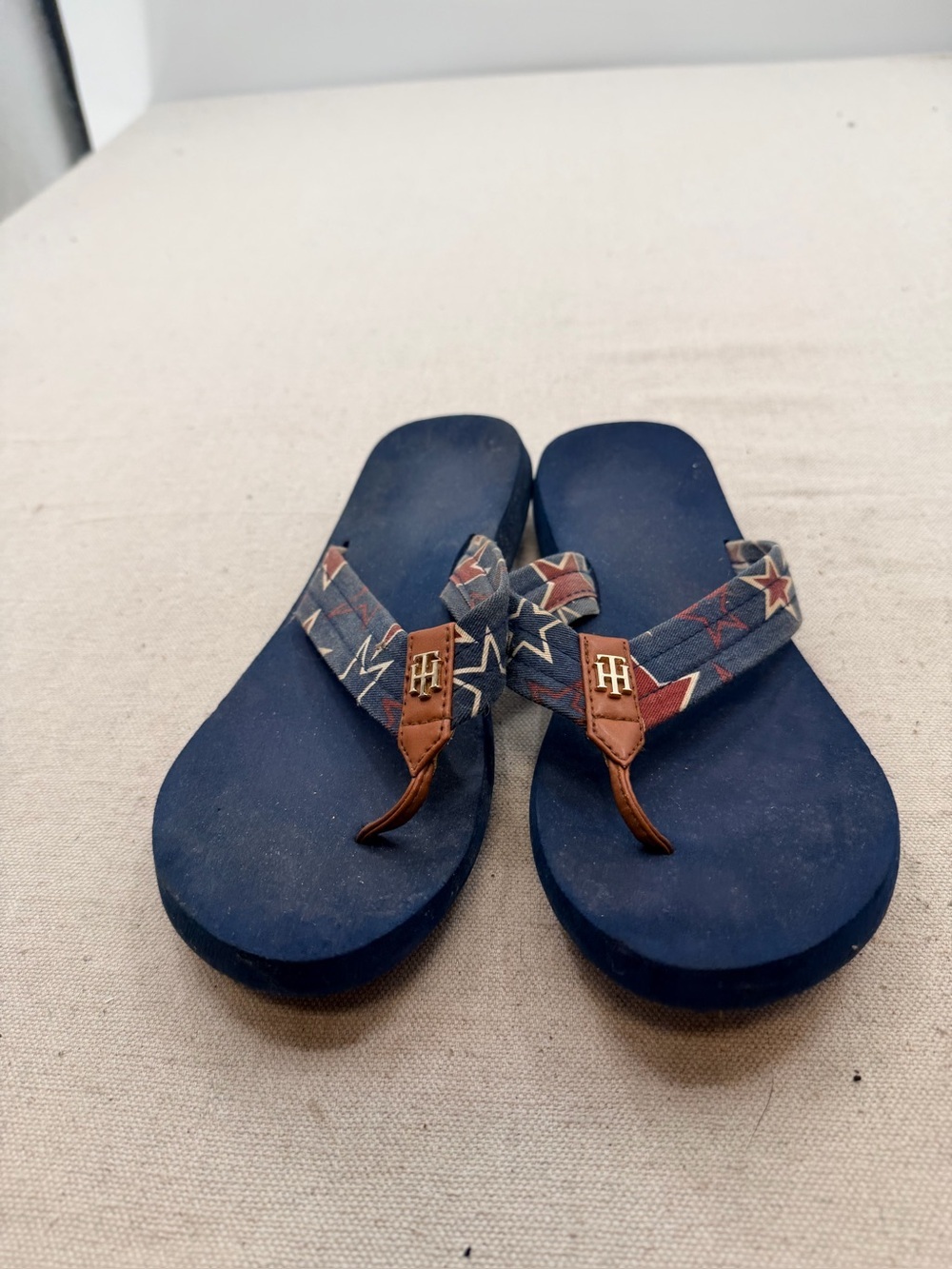 Tommy Hilfiger Blue Star-Print Flip Flops with Brown Trim